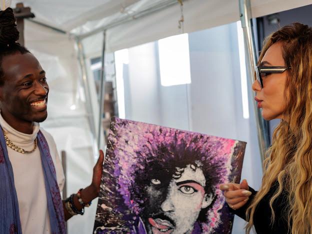 Annabella meeting an artist